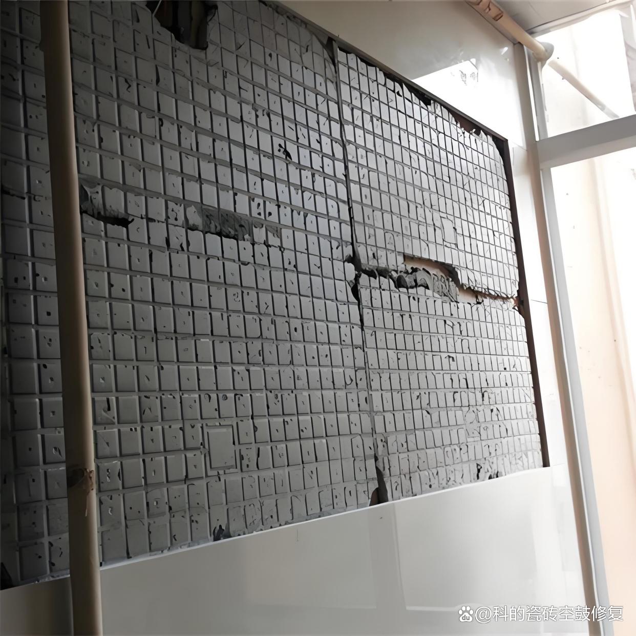 刚贴的瓷砖空鼓怎么办视频(刚贴好的瓷砖发现在空鼓赔偿)