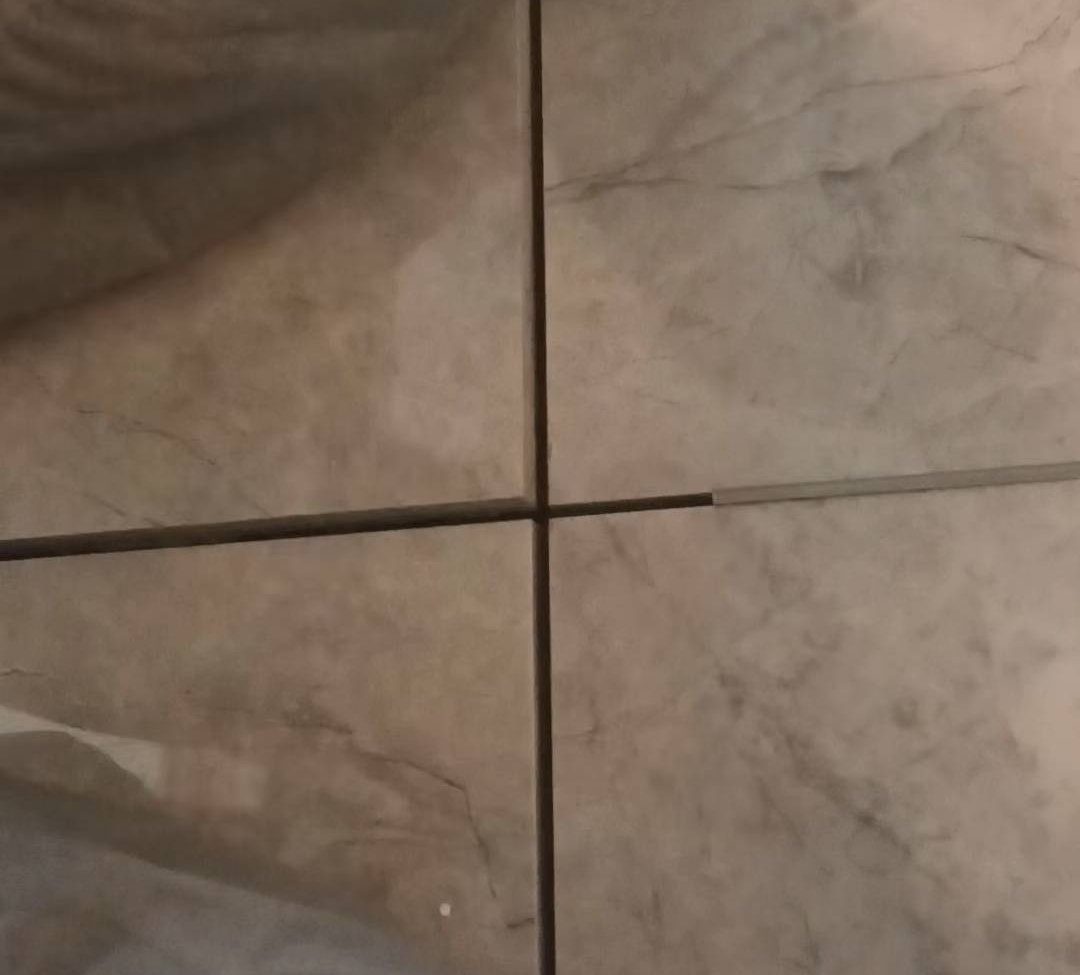 墙面瓷砖翘起最佳补救方法(墙面瓷砖翘起最佳补救方法视频)