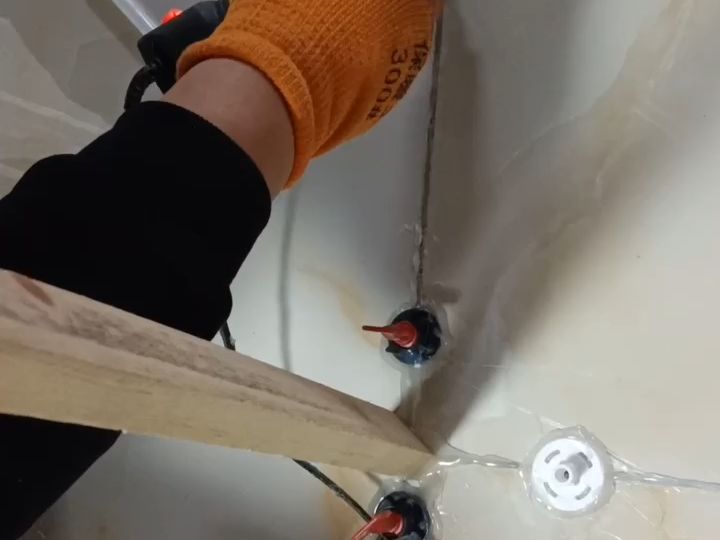 瓷砖地板空鼓最简单的修补方法(瓷砖地板空鼓最简单的修补方法视频)