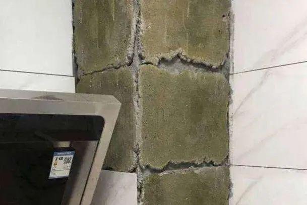厨房瓷砖空鼓如何要求赔偿(装修厨房墙瓷砖空鼓什么原因导致)